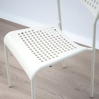 Escritorio y Silla Ikea Blancos en Sagrada familia