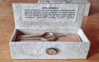 Arpa de boca India de bronce.