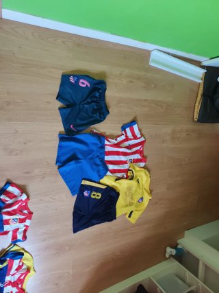 Abbigliamento sportivo per bambini taglia 7/8