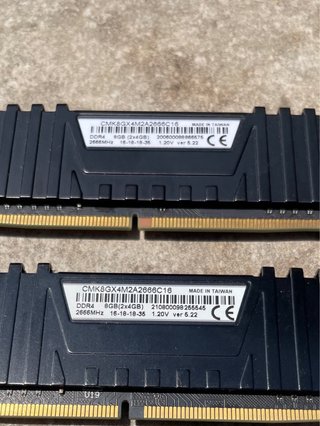 Kit 8GB RAM Corsair DDR4 (2x4GB)