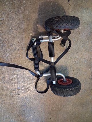 Carro para piragua con correas