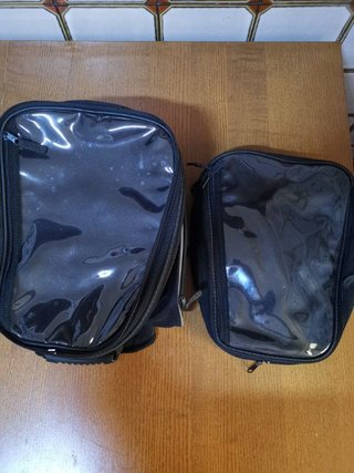 Bolsa sobre depósito moto negra
