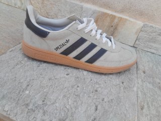 Adidas Spezial Beige y Negro