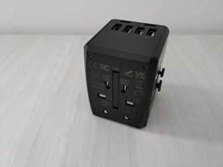 Adattatore Universale Multipresa USB e USB-C