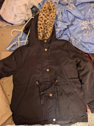 Dos abrigos de niña, lo vendo los dos por 10 euros