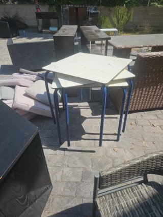 Mesa de jardín apilable