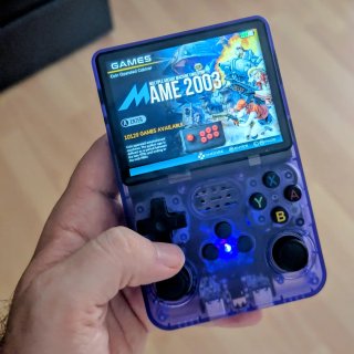Consola Portátil Multiplataforma