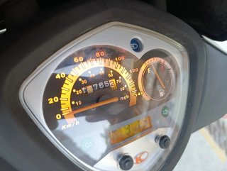 Kymco Agility 125cc pegatina C pocos klm