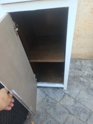 Mueble de baño alto blanco con cristal
