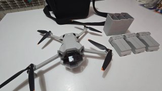 DJI Mini 4 Pro Fly More Combo Drone, con mando RC2