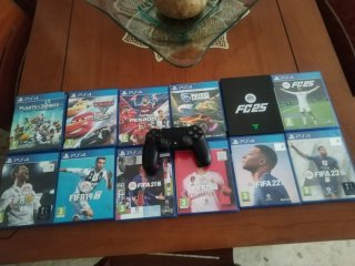 PS4 (PlayStation 4) Negra + 2 Mandos