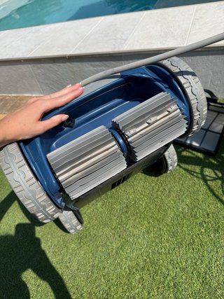 Robot Limpiafondos Zodiac Vortex 4WD + Carro