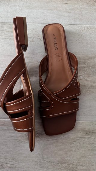Sandalias de piel marrón talla 40