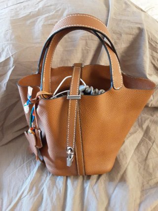 Bolso de piel marrón Pikotin