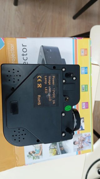 Proyector LED pequeño compacto