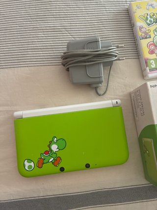 Nintendo 3DS XL Yoshi + Juegos