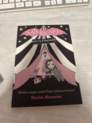 La Isadora Moon se'n va d'excursió