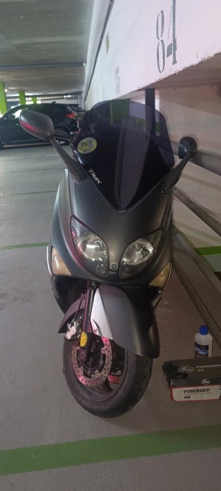 Se cambia o vende TMAX 500 2005 acepto btt electri