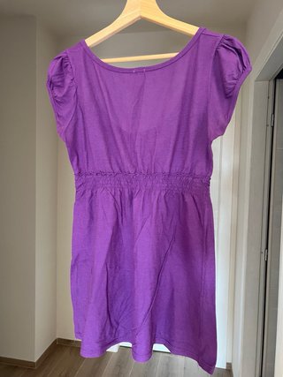 Maglia viola con bottoncini
