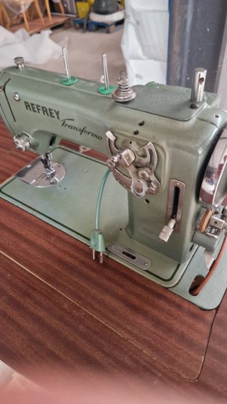 Máquina de coser Refrey Transforma