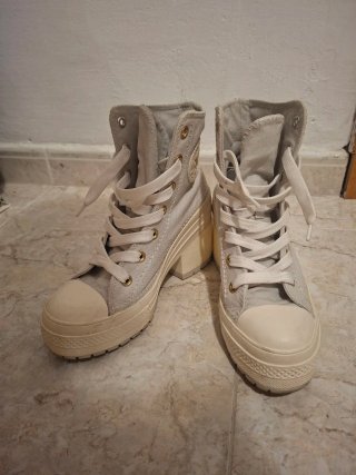 Converse Botas con Tacón Beige y Blanco