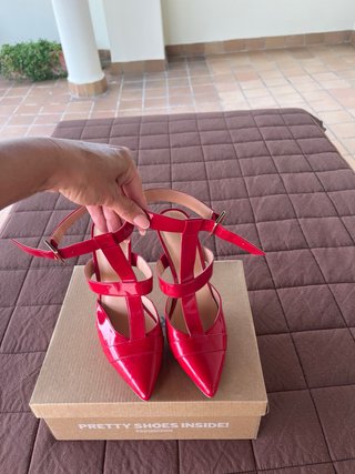 Zapatos rojos de tacón