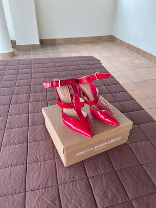 Zapatos rojos de tacón