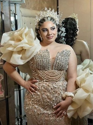 Vestido de Novia Beige/Dorado con Piedras