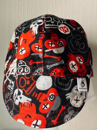 Gorra soldador calaveras rojo y negro
