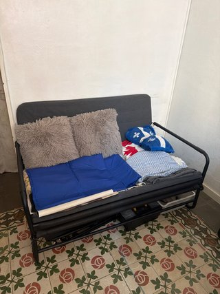 Sofá Cama Plegable Negro y Azul marca Ikea