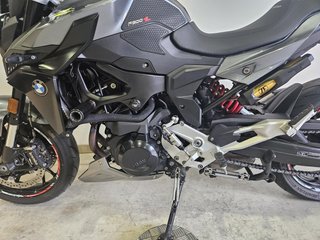 BMW F 900 R
