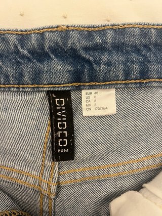 Pantalón corto vaquero desgastado Talla 40