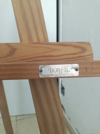 Caballete de madera para pintar