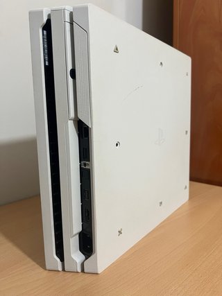 PS4 Pro blanca 1tb