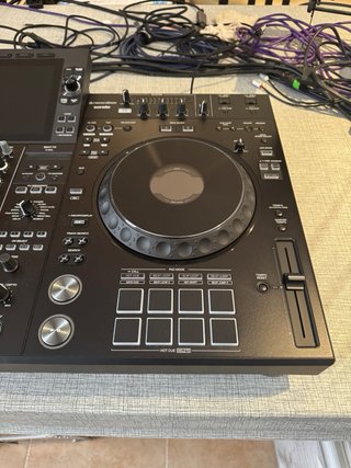 AlphaTheta XDJ-AZ + Maleta UDG Semi rigida