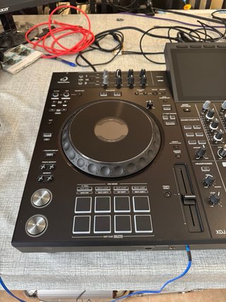 AlphaTheta XDJ-AZ + Maleta UDG Semi rigida