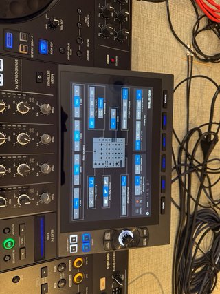 AlphaTheta XDJ-AZ + Maleta UDG Semi rigida