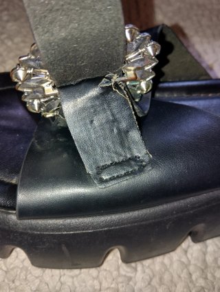Sandali Keys neri con fibbia gioiello