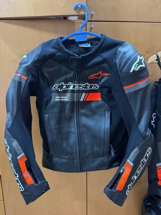 Mono Alpinestars GP Force V2 2 piezas Talla 48