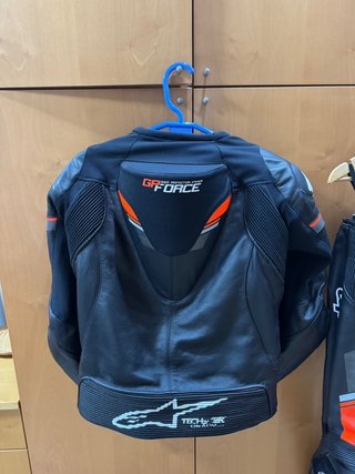 Mono Alpinestars GP Force V2 2 piezas Talla 48