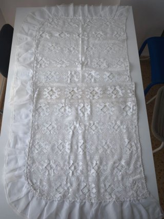 Lote Ajuar Vintage: Colcha Cama + Toquilla a Juego