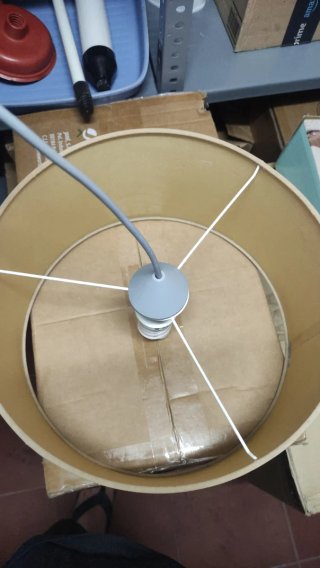 Lámpara de tela beige