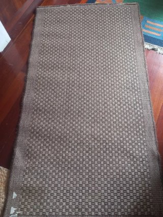 Dos Alfombra tejida marrón