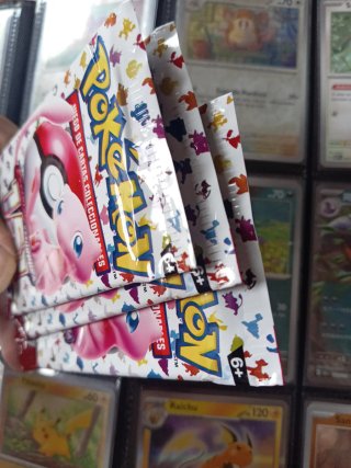 Sobres Pokémon Escarlata y Púrpura 151