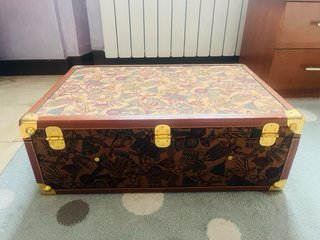 Valigia vintage con fantasia