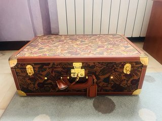 Valigia vintage con fantasia