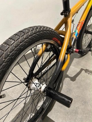 Bicicleta BMX Amarilla