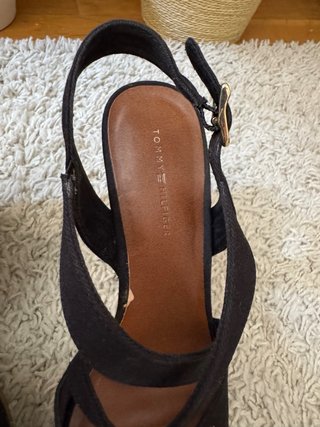 Sandalias Cuña Tommy Hilfiger Negras Tiras Cruzada