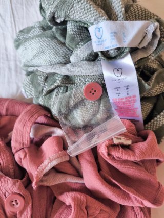 Set 2 tute estive a pantaloncino con bottoni
