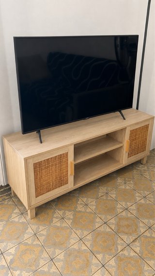 Mueble TV madera y mimbre